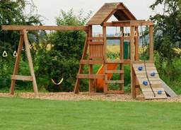 Garden play equipment: create an imaginative world in your backyard