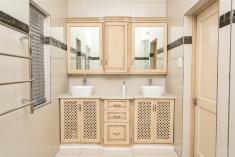 Free Detailed Bathroom Renovation and Assesment followed by a Detailed Quotation Menlo Park Bathroom Contractors &amp; Builders 2 _small