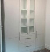 Bedroom Cupboard with Drawers and Glass Door Panneling