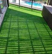 Artificial grass for your balcony