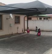 Cantilever shadeport