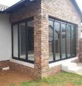 AluPros Aluminium Midrand CBD Aluminium Doors 2_small