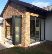 AluPros Aluminium Midrand CBD Aluminium Doors 3_small
