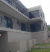 tripple story 5 bedrooms 5 bathrooms store sroom 3 lounge