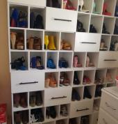 Shoe shelf with drawers