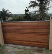 Wooden slatted meranti with mild stell frame