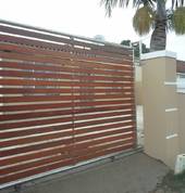 Stainless steel frame with slatted meranti