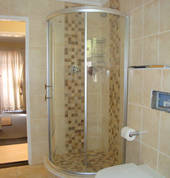 HDI: Kitchens & Bathroom Renovations Cape Town Cape Town Central Kitchen Cupboards & Countertops 1_small