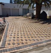 COBBLE AND FULL BRICK PAVING