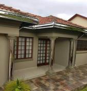 Sillos Gutters Jane Furse Gutter Installation 1_small