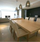 Pembrook dining table