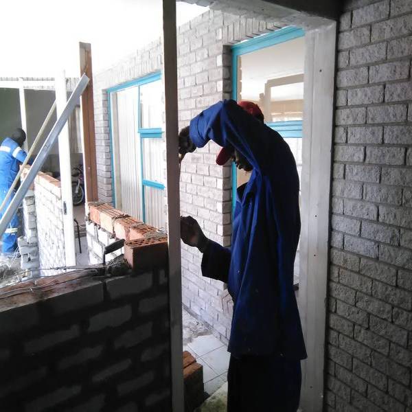 20 percent discount in all services we offer Kraaifontein Builders &amp; Building Contractors _small