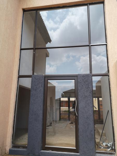 Aluminum stacking/Folding door Midrand CBD Glass Installation _small