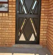 Single hinge doors