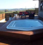 deck with jaccuzy