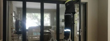 Aluminium sliding door repair