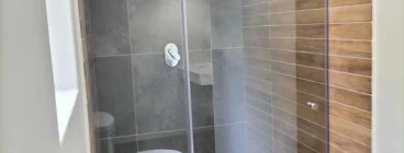 Frameless Shower
