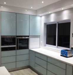 Glass Touch to Open Doors & Drawers