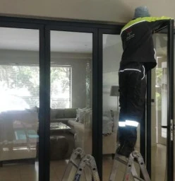 Aluminium sliding door repair