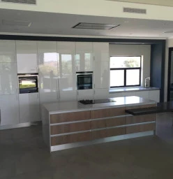 Modern Seno | Caesartone | Siemens Kitchen