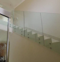 Floating Glass (side mount)