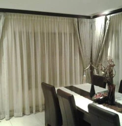 Wave Track Curtain with Linen Voile Lace. 105mm Inlay Pelmet Rod to give it the finishing touch.