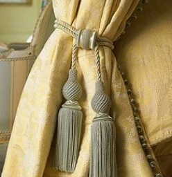 Tussels and trimmings with rope