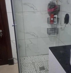90 Degrees Shower Door